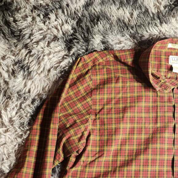LL Bean Men's Red and Green Plaid Flannel Shirt Cotton - Picture 4 of 9